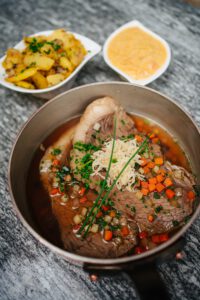 Zollner_Kulinarikguide_MartinHofmann_2019-25-von-104.jpg
